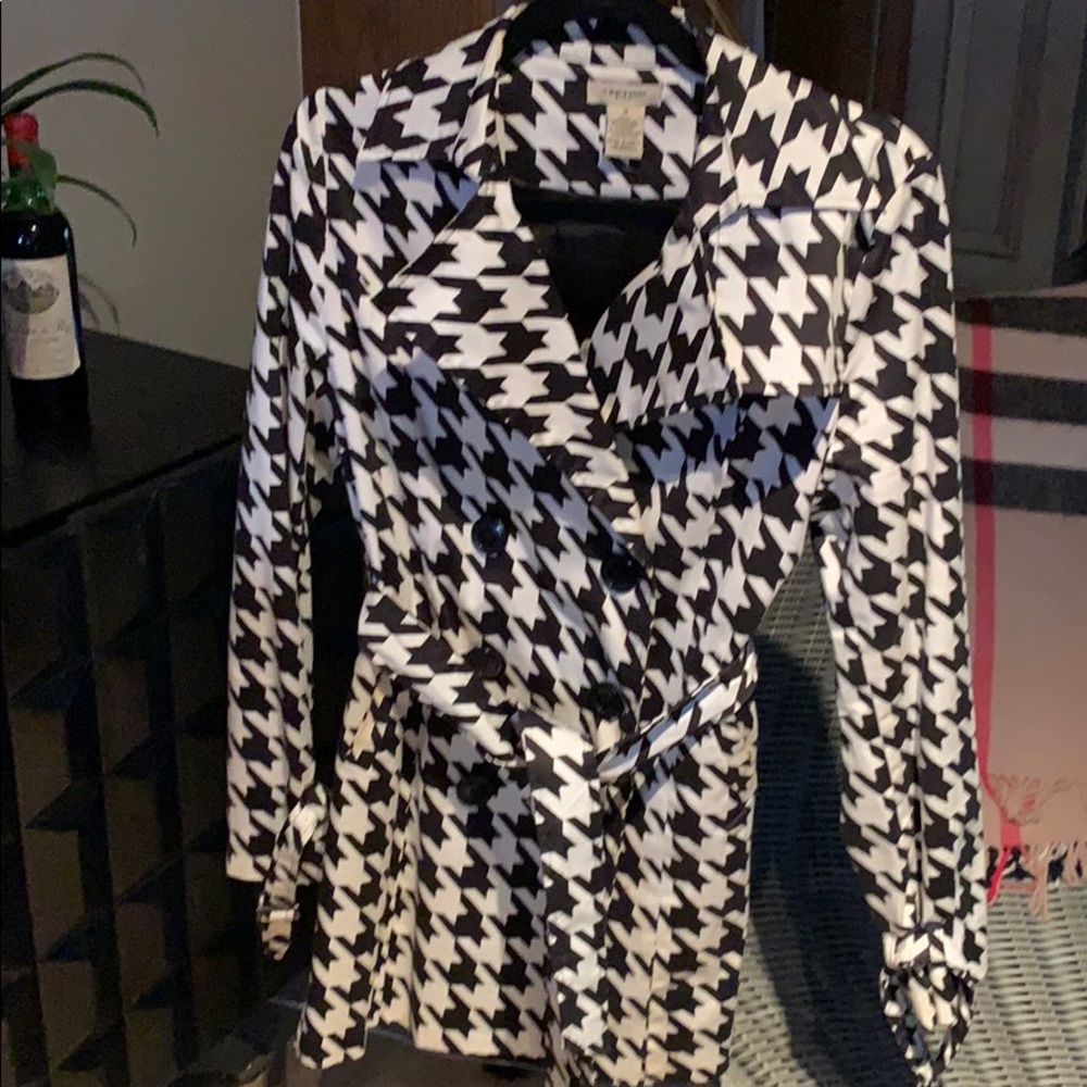 Darling hounds tooth rain coat Vertigo size M!!
